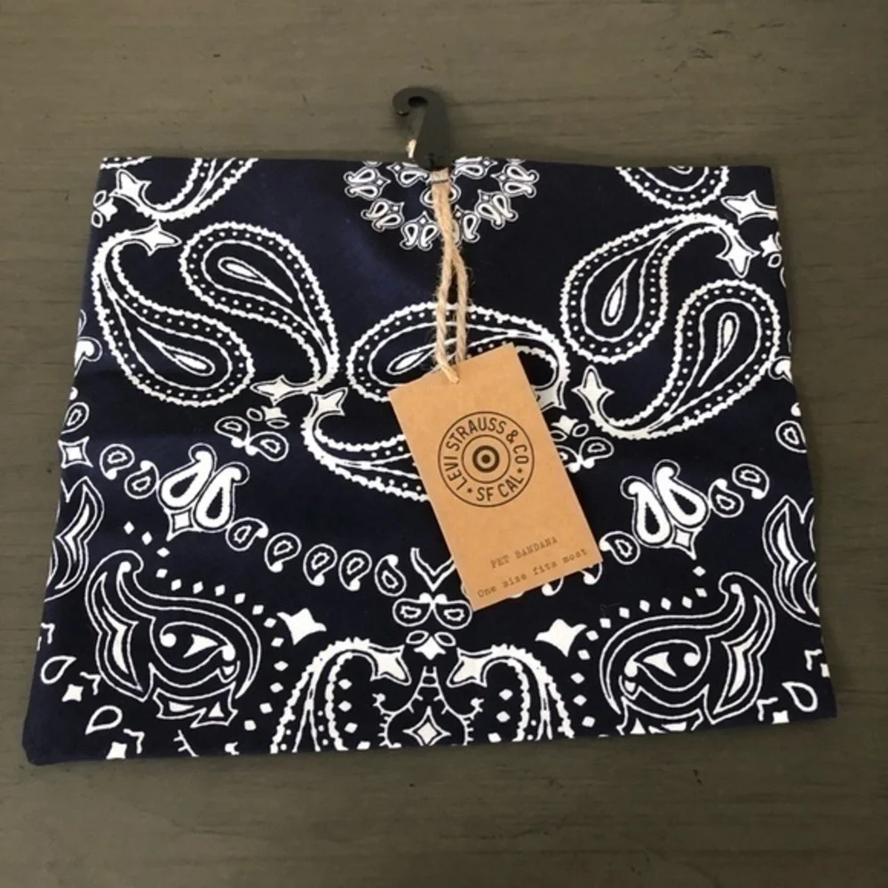 Levi’s Pet Bandana Blue White Paisley Print One Size Summer Dog Cat Neck